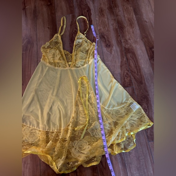 Women’s yellow lace slip dress/lingerie nightgown - Picture 10 of 11